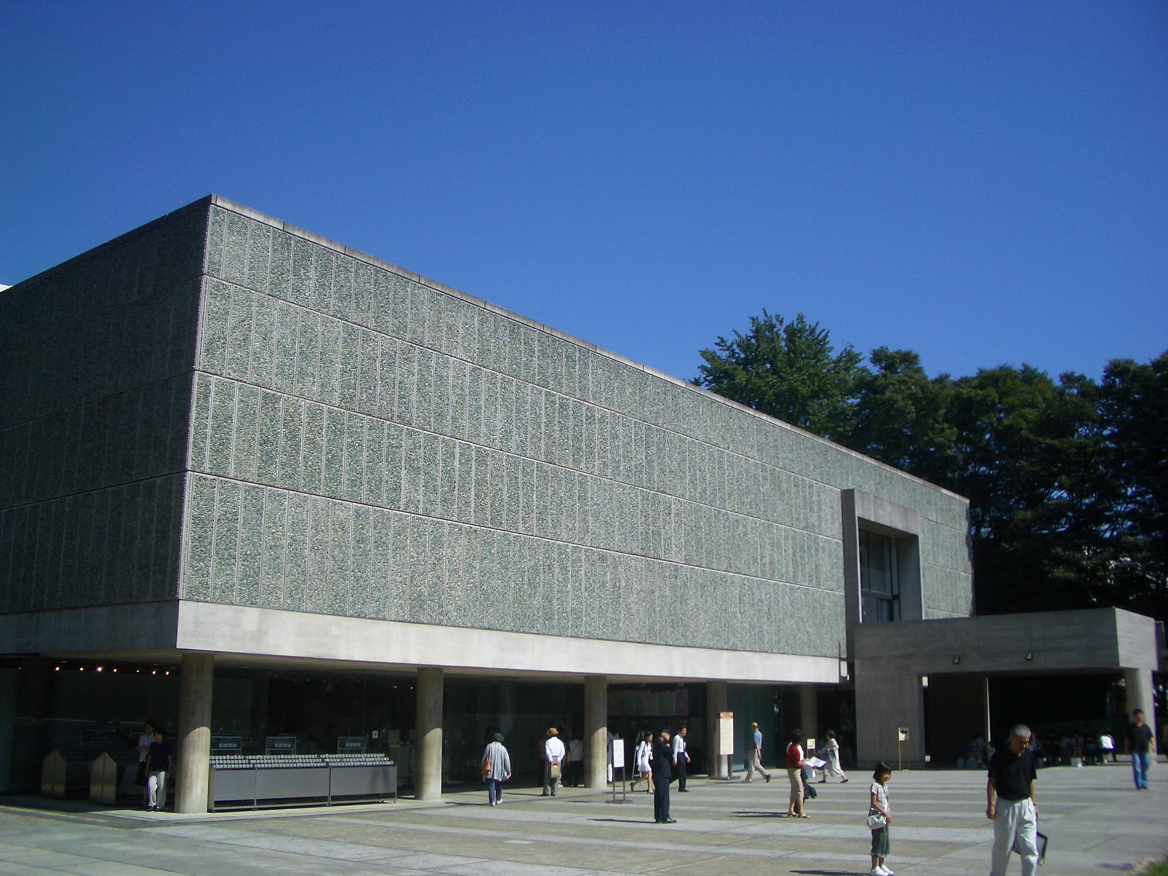国立西洋美術館本館｜日本唯一のコルビュジエ建築4つの特徴 | サライ