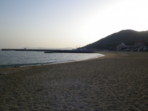 『松風』の舞台となった須磨海岸。