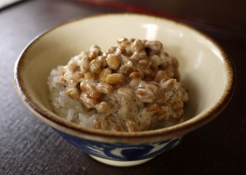 東北人は、納豆好きが多い。砂糖を加えると粘りが強くなるという説もある。