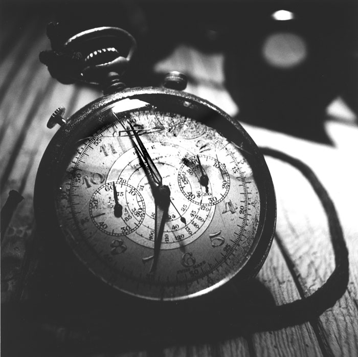 競輪マニアだった坂口安吾の愛用のストップウォッチ【文士の逸品No.28