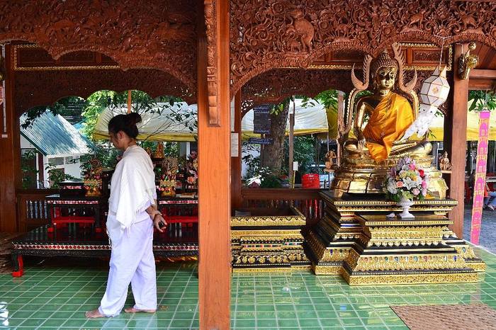タイの古刹 ワット ラムプーン で瞑想修行 歩く瞑想 坐る瞑想 で心のクリーニング サライ Jp 小学館の雑誌 サライ 公式サイト
