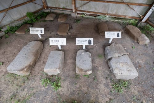 南島原市にはキリシタンの墓碑が数多く残っている。
