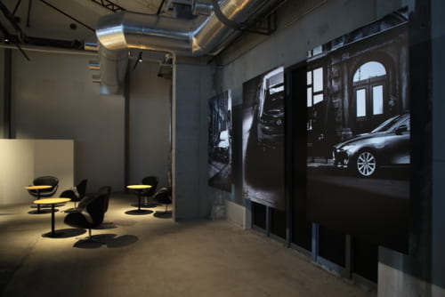 随所に、マツダのモノ造りへのこだわりを感じさせる展示が。「Car as ART（アートとしてのクルマ）」というマツダのデザイン哲学が体現された発表会だった。