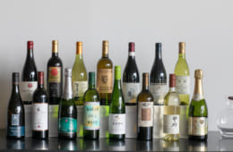 今年、五つ星を受賞した15ワイナリーのワインが一堂に。
