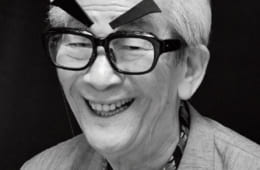 「それでは、サヨナラ、サヨナラ……」小松政夫さんが、日本を代表する喜劇人へ駆け上がってゆく最初の起爆剤になった芸が、映画評論家・淀川長治の口真似と顔真似だった。