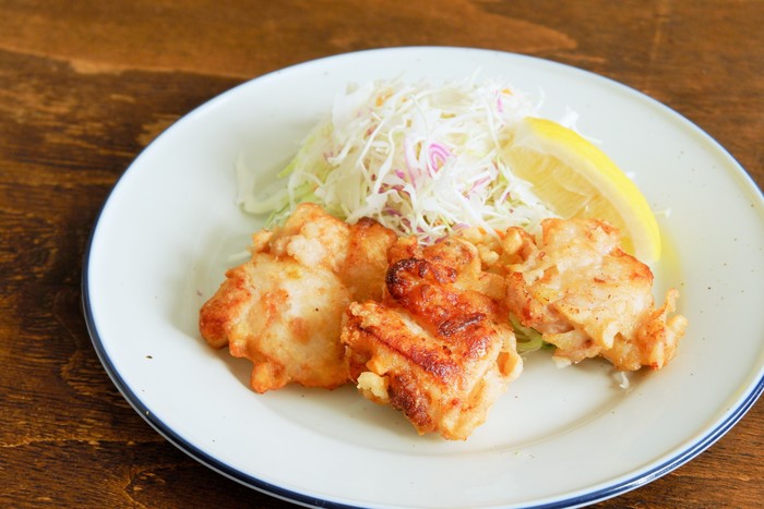管理栄養士が教える減塩レシピ 秋の味覚 生落花生 の茹で方と料理法 落花生衣の米粉から揚げ 鮭と落花生のコチュジャン炒め サライ Jp 小学館の雑誌 サライ 公式サイト