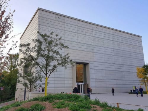 日本滞在経験もあるハイケ・ハナダ氏設計のバウハウス・ミュージアム。