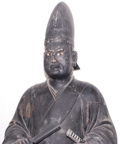 京都慈眼寺蔵の｢黒い光秀像｣は、『麒麟がくる』放映で人気を集めそう。