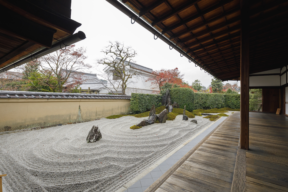 冬こそ枯山水を深く味わえる、京都の石庭3選｜『大徳寺 瑞峯院』『大徳寺 龍源院』『妙心寺 退蔵院』 | サライ.jp｜小学館の雑誌『サライ』公式サイト