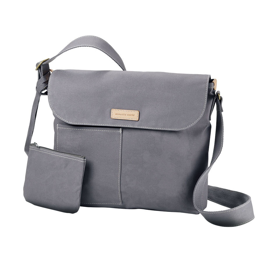 10号帆布のかぶせショルダーバッグ ものの出し入れがしやすい 使い勝手がよく練られた帆布鞄 サライ Jp 小学館の雑誌 サライ 公式サイト