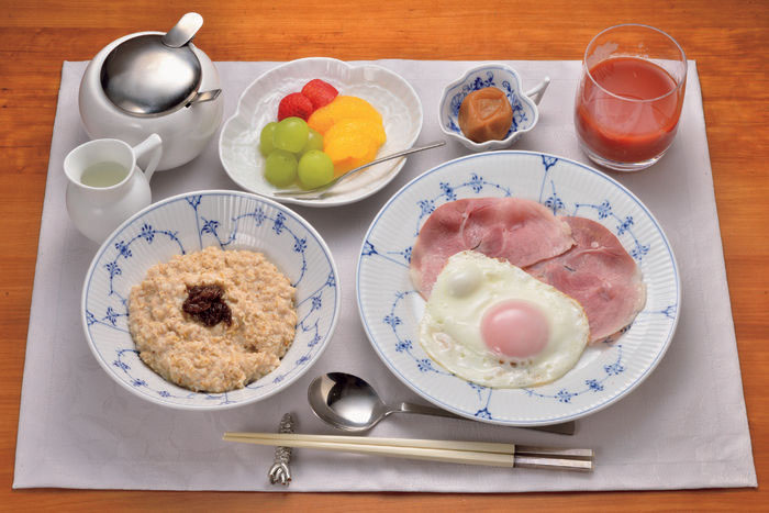 朝めし自慢 藤舎名生 横笛奏者 78歳 レーズンの酢漬けを添えたオートミールです サライ Jp 小学館の雑誌 サライ 公式サイト