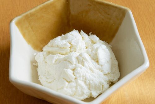 牛乳を余らせない 牛乳で簡単にできるカッテージチーズの作り方 管理栄養士が教える減塩レシピ サライ Jp 小学館の雑誌 サライ 公式サイト
