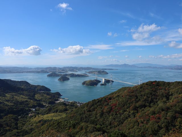 亀老山展望公園からの３連吊橋「来島海峡大橋」の眺め