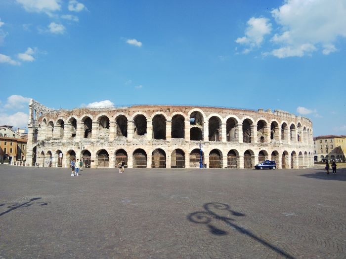 100回目を迎えたヴェローナの野外オペラ! 古代ローマ時代のアレーナで楽しむ本場のオペラ | 花人日和 | 暮らしを豊かに、私らしく