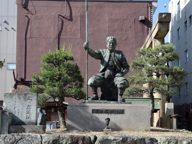 北ノ庄城址にある柴田勝家像