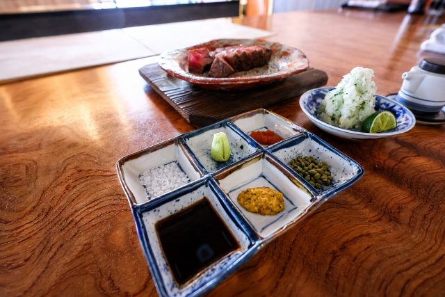 牛ヒレ肉と薬味