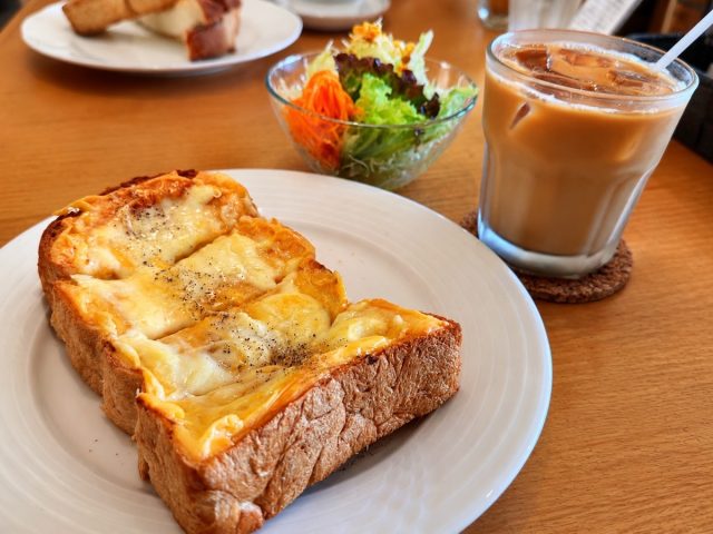カフェ・ヴェルディのチーズトースト