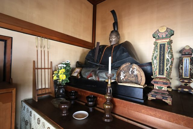 木造織田信長公坐像(重要文化財)