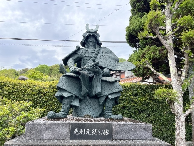 毛利元就公之像